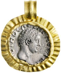 Pendente de ouro com denário